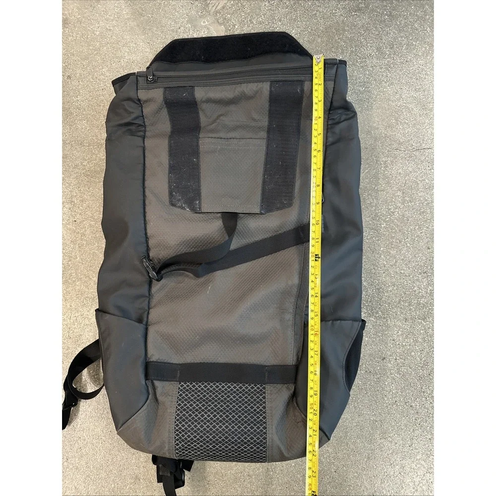 Timbuk2 Especial Vuelo Cycling Laptop Backpack Multi-Zip Waterproof Blk/Gray 25L